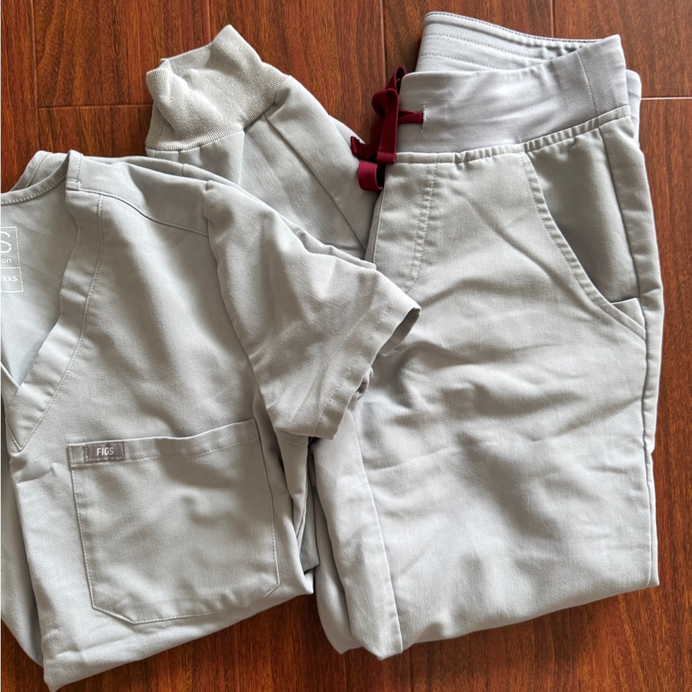 FIGS Cement grey Scrub Set Bottom XXSP & Top XXS